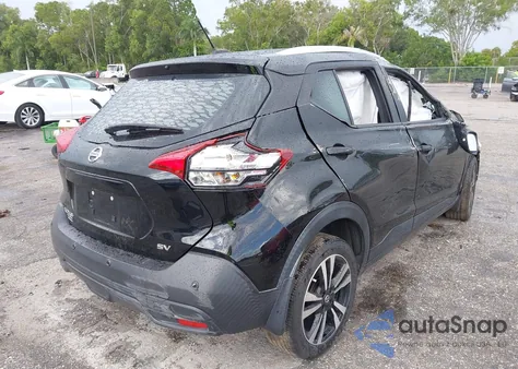 2020 Nissan Kicks Sv Xtronic Cvt z USA, uszkodzony, nr VIN 3N1CP5CV6LL555803